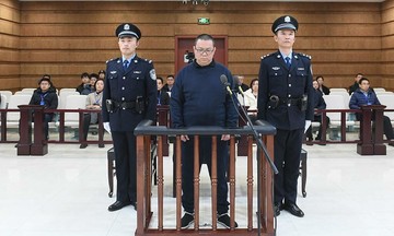 China executes former official for 156 million USD in bribes