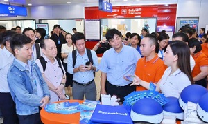 Sacombank supports promoting green transport in TP HCM