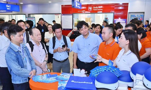 Sacombank supports promoting green transport in TP HCM