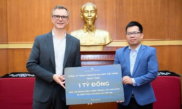 Pernod Ricard Vietnam donates one billion dong to support flood-affected residents