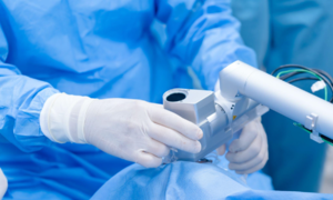 Vietnam's first laser corneal transplant performed with Femto Z8 system