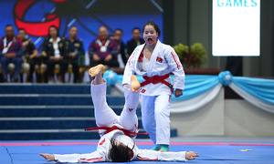 Vietnamese martial artists shock with 'ghost-slaying' routine