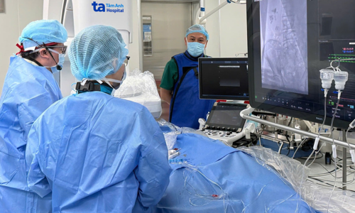 Heart valve replacement for elderly man with multiple underlying conditions