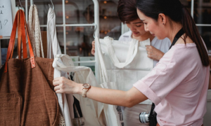 Consumers favor watching videos for early Tet shopping