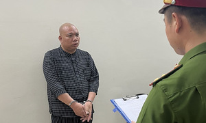 Impersonating general director to defraud money for project bids