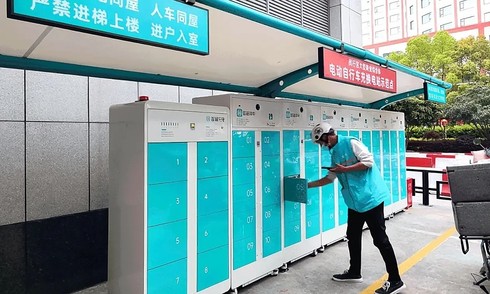 Electric motorcycle battery swapping booms in China