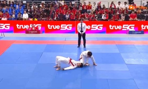 Tran Huu Tuan and Nguyen Thanh Tra's forms performance