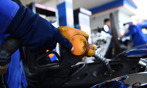 Fuel prices approach 20,000 VND per liter