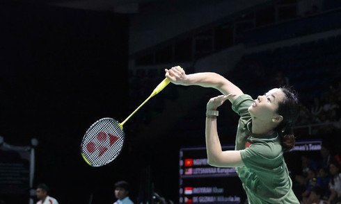 'badminton beauty queen' Nguyen Thuy Linh loses after comeback