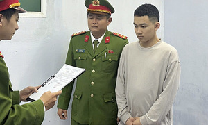 Man arrested after ramming car into rivals