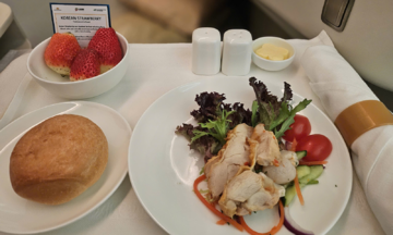 Korean strawberries featured on Vietnam Airlines flights