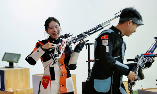 SEA Games shooting champion less nervous hearing 'Vietnam' cheers