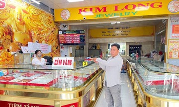 Jewelry store owner defrauded with three fake gold chains