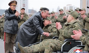 Kim Jong Un honors soldiers returning from Russia