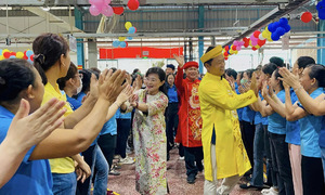 Footwear company to spend over 700 billion VND on Tet bonuses