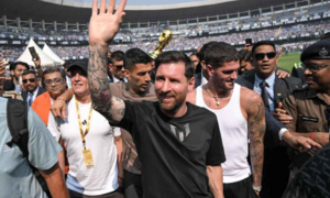 Chaos on opening day of Messi's India tour