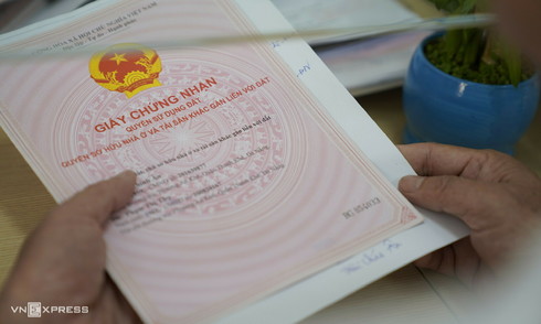 Couple used fake documents to buy land, received land certificate, and defrauded bank