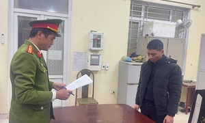 Guest steals wedding money