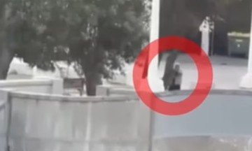 Moment plainclothes officer shot down shooter in Australia