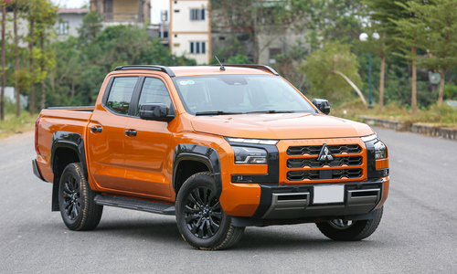 Pickup truck sales in Vietnam in November: Triton rises, Hilux falls