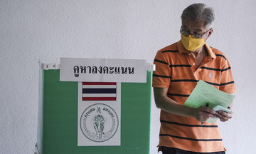 Thailand sets early election date
