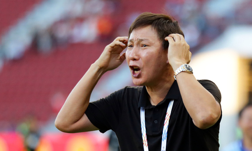 Coach Kim Sang-sik sets record by reaching finals of three Southeast Asian tournaments