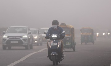 New Delhi moves children to online learning due to air pollution