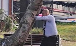 Plainclothes detective may have neutralized Australia shooter