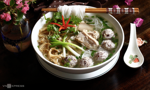 Should you skip breakfast or dinner for weight loss?