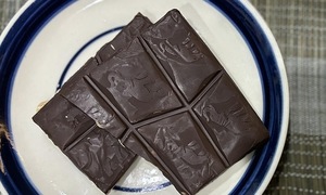 How dark chocolate aids in weight loss