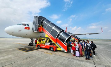 Budget travel trend for Tet