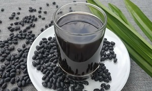 Does drinking roasted black bean water detoxify the liver?