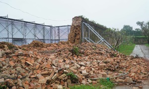 Hue orders emergency restoration of collapsed Imperial City wall