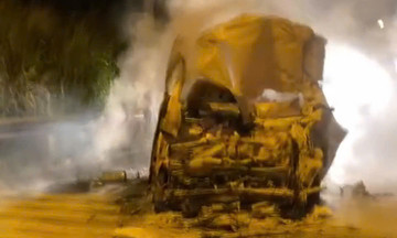 Ambulance crashes into tractor-trailer on Ho Chi Minh City - Dau Giay expressway, three dead