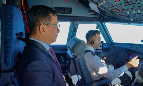 Vietjet tops out maintenance facility, operates first flight to Long Thanh