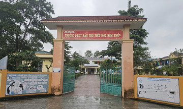 Principal, vice principal dismissed after 41 students poisoned by boarding meal