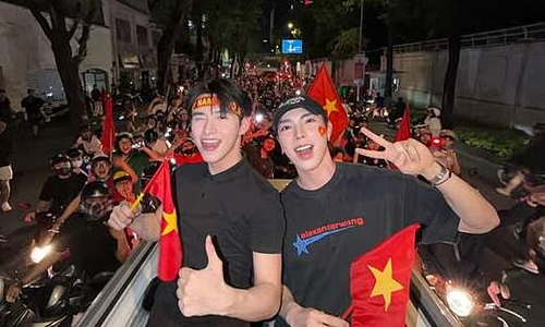 Stars celebrate national team's SEA Games 33 championship victory