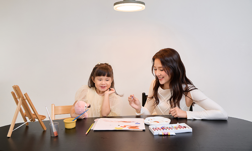 How Vietnamese stars personalize their homes with color