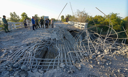 Cambodia accuses Thai F-16s of destroying vital bridge