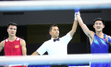 Vietnamese boxer suffers controversial loss to Thailand at SEA Games 33