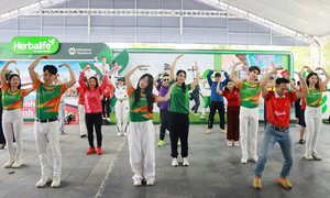 Runners flock to experience booths at VM Hai Phong 2025