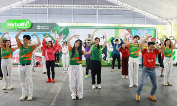 Runners flock to experience booths at VM Hai Phong 2025