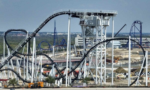 Roller coaster malfunction strands passengers 30 minutes in Texas