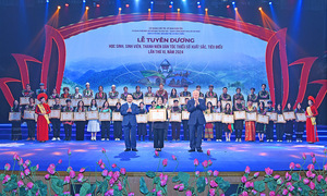 Commending 145 ethnic minority students