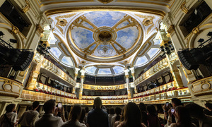 Nha hat Lon Ha Noi stages history with light technology before closure