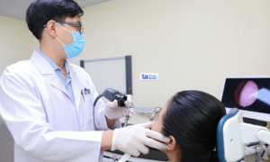 Can daily nasal rinsing help with sinusitis?