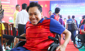 Ha Van Hiep - swimming