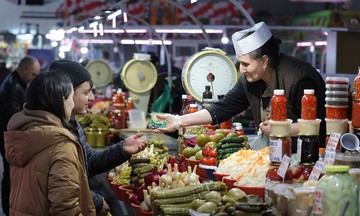 Russia's economy holds steady despite increasing pressure