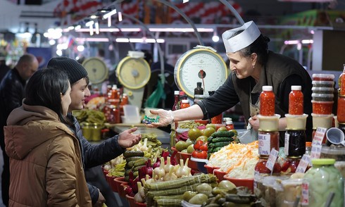 Russia's economy holds steady despite increasing pressure