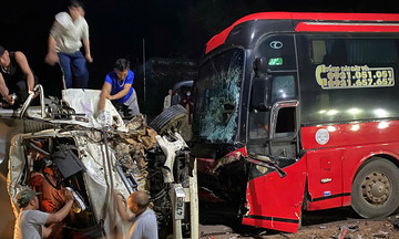 Couple trapped in cabin after accident